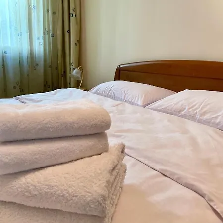 One Bedroom On European Sqr Апартаменти