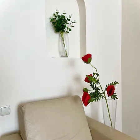 One Bedroom On European Sqr Апартаменти *