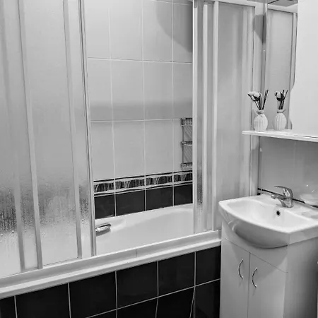 Апартаменти One Bedroom On European Sqr Київ