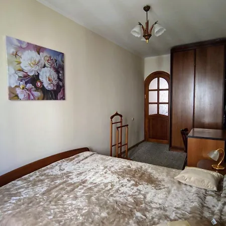 Apartmán One Bedroom On European Sqr